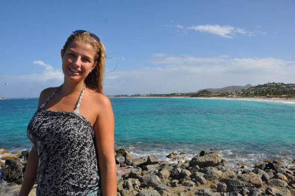 Feliz da vida em Orient Beach, em Saint Martin, no Caribe